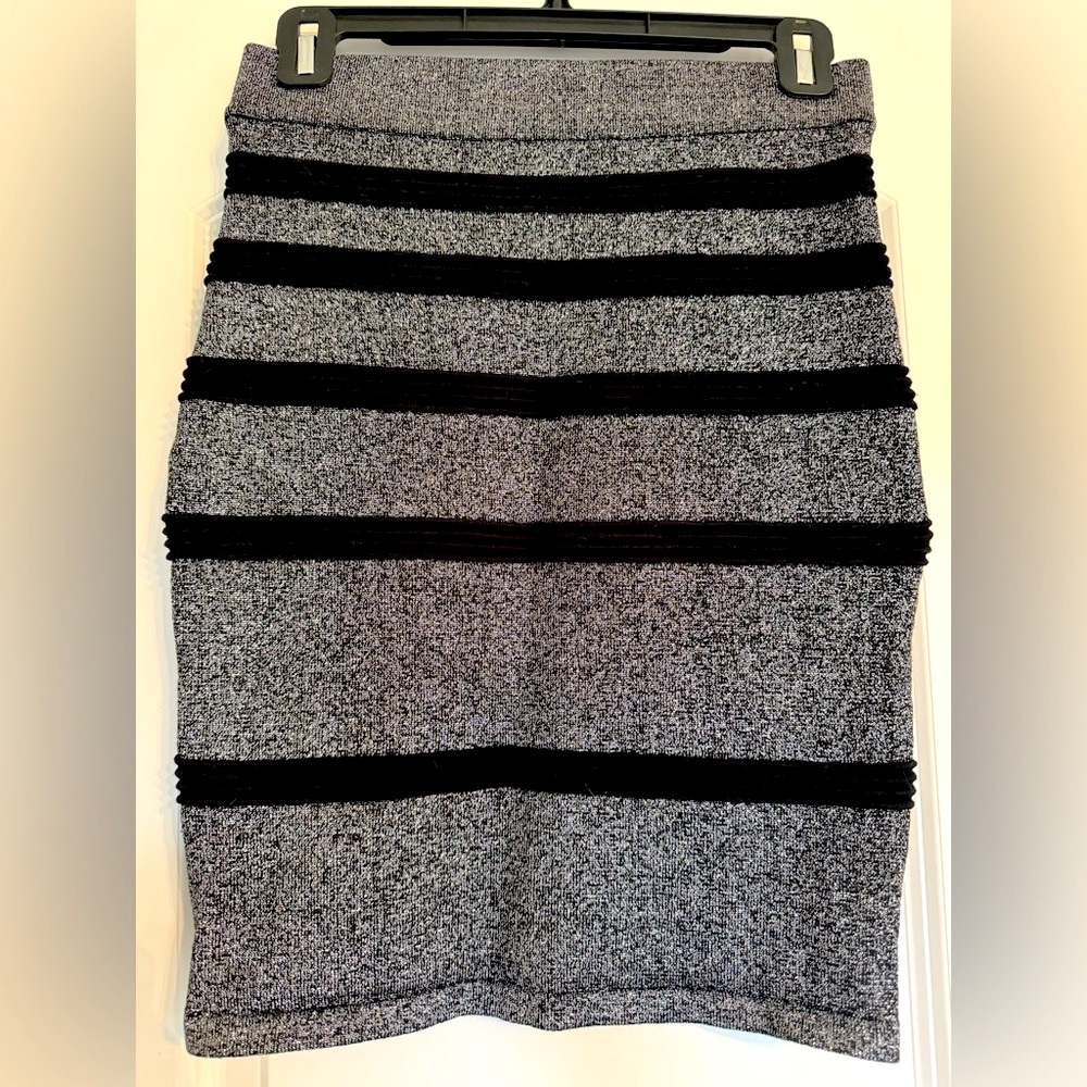 Arden B Black Metallic Bandage Mini Skirt EUC Silver Pencil Y2k Bodycon